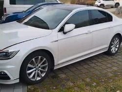 Weiß Gebraucht 2016 VW Passat Highline Limousine | 17.999 €