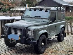 Grün Gebraucht 2007 Land Rover Defender SE SUV | 29.400 €