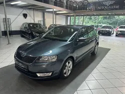 Grau Gebraucht 2015 Skoda Rapid Cool Edition Kombi | 8.800 € (Fairer Preis)