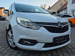 Weiß Gebraucht 2018 Opel Zafira Business Edition Van / Kleinbus | 7.999 € (Guter Preis)