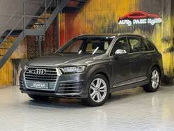 Grau Gebraucht 2018 Audi SQ7 Sport SUV | 39.900 € (Guter Preis)