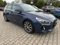 Blau Gebraucht 2017 Hyundai i30 Intro Edition Limousine | 13.950 € (Fairer Preis)