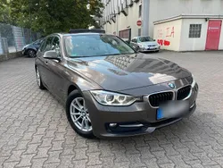 Grau Gebraucht 2014 BMW 320 Kombi | 7.900 € (Fairer Preis)