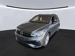 Platinum grey metallic Gebraucht 2023 VW Tiguan Allspace R-line SUV | 43.320 €