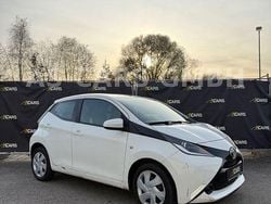Weiß Gebraucht 2015 Toyota Aygo Cool Kleinwagen | 6.990 € (Guter Preis)