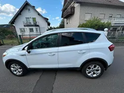 Weiß Gebraucht 2010 Ford Kuga SUV | 5.900 € (Etwas zu teuer)