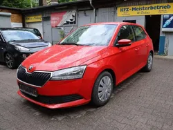 Rot Gebraucht 2021 Skoda Fabia Limousine | 9.600 € (Guter Preis)