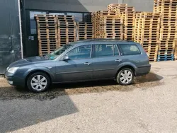 Grau Gebraucht 2004 Ford Mondeo Kombi | 1.250 €