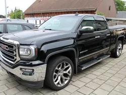 Perlaneraschwarz (metallic) Gebraucht 2017 GMC Sierra SUV | 33.950 €