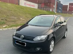 Schwarz Gebraucht 2013 VW Golf Plus Match Van / Kleinbus | 7.990 € (Fairer Preis)
