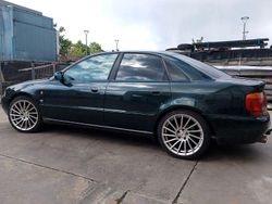 Grün Gebraucht 1995 Audi A4 Limousine | 4.000 €