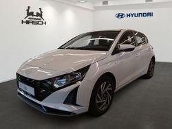 Weiß Gebraucht 2024 Hyundai i20 Trend Limousine | 19.490 € (Guter Preis)
