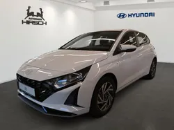 Weiß Neu 2024 Hyundai i20 Trend Limousine | 19.490 € (Guter Preis)
