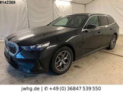 Schwarz Gebraucht 2024 BMW 520 Comfort Edition Limousine | 42.450 € (Fairer Preis)