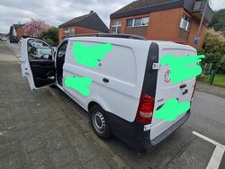 Weiß Gebraucht 2017 Mercedes Vito Van / Kleinbus | 11.000 €