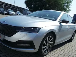 Brilliantsilber metallic Gebraucht 2021 Skoda Octavia First Edition Kombi | 15.990 € (Fairer Preis)