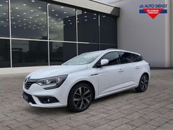 Weiß Gebraucht 2018 Renault Mégane IV Bose Edition Limousine | 12.900 € (Fairer Preis)