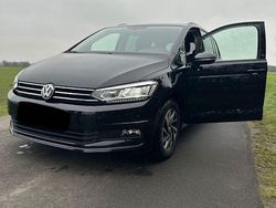 Schwarz Gebraucht 2018 VW Touran Sound Van / Kleinbus | 24.000 € (Fairer Preis)
