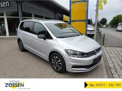 Silber Gebraucht 2020 VW Touran IQ Drive Van / Kleinbus | 22.000 € (Guter Preis)