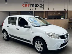 Weiß Gebraucht 2010 Dacia Sandero Kleinwagen | 2.740 €
