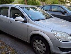 Silber Gebraucht 2009 Opel Astra Edition Kombi | 2.200 € (Fairer Preis)