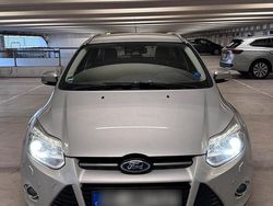 Silber Gebraucht 2014 Ford Focus Titanium Kombi | 7.200 € (Fairer Preis)