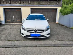 Weiß Gebraucht 2013 Mercedes A180 Kleinwagen | 10.900 € (Etwas zu teuer)