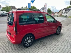 Rot Gebraucht 2017 Citroën Berlingo Shine Van / Kleinbus | 12.999 € (Etwas zu teuer)