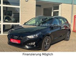 Silber Gebraucht 2023 Hyundai i30 Select Kombi | 16.444 € (Fairer Preis)