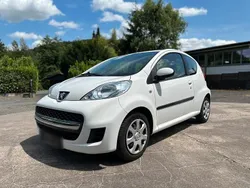 Weiß Gebraucht 2009 Peugeot 107 Kleinwagen | 2.390 € (Fairer Preis)