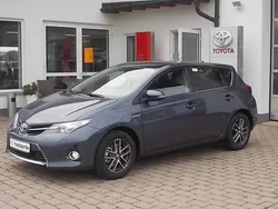 Blau metallic Gebraucht 2014 Toyota Auris Limousine | 23.660 €