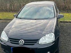 Schwarz Gebraucht 2006 VW Golf V Limousine | 2.500 € (Fairer Preis)