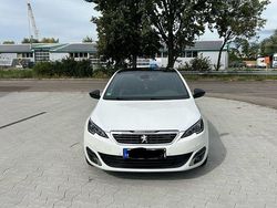 Weiß Gebraucht 2015 Peugeot 308 Allure Limousine | 8.500 € (Fairer Preis)