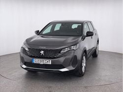 Grau Gebraucht 2024 Peugeot 5008 Active Van / Kleinbus | 28.980 € (Superpreis)