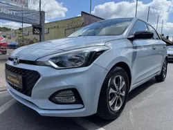 Grau Gebraucht 2019 Hyundai i20 YES! Limousine | 11.690 € (Fairer Preis)
