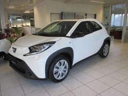 Weiß Gebraucht 2024 Toyota Aygo X-play Kleinwagen | 15.990 € (Guter Preis)