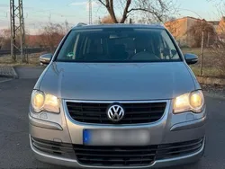 Grau Gebraucht 2009 VW Touran Conceptline Van / Kleinbus | 4.200 € (Fairer Preis)