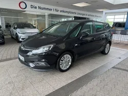 Schwarz Gebraucht 2018 Opel Zafira Van / Kleinbus | 10.970 € (Superpreis)