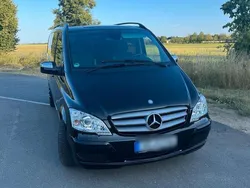 Schwarz Gebraucht 2012 Mercedes Viano Van / Kleinbus | 23.950 € (Teuer)