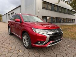 Rot Gebraucht 2021 Mitsubishi Outlander P-HEV SUV | 12.490 €