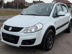 Weiß Gebraucht 2011 Suzuki SX4 Style SUV | 7.999 € (Fairer Preis)