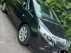 Schwarz Gebraucht 2013 Opel Zafira Van / Kleinbus | 6.700 € (Fairer Preis)