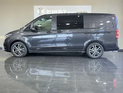 Grau Gebraucht 2022 Mercedes Vito Van / Kleinbus | 39.989 €