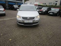 Reflexsilber Gebraucht 2009 VW Touran Highline Van / Kleinbus | 5.890 € (Etwas zu teuer)