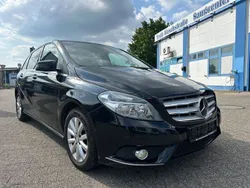 Schwarz Gebraucht 2016 Mercedes B180 Van / Kleinbus | 9.400 € (Superpreis)