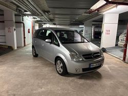Silber Gebraucht 2005 Opel Meriva Van / Kleinbus | 1.799 € (Guter Preis)