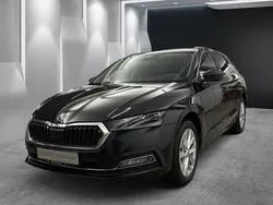 Schwarzmagic perleffekt Gebraucht 2021 Skoda Octavia Style Kombi | 27.890 € (Etwas zu teuer)
