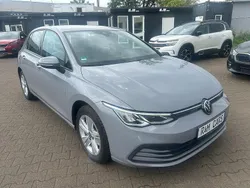 Silber Gebraucht 2022 VW Golf VIII Life Limousine | 17.999 € (Guter Preis)