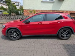 Rot Gebraucht 2015 Mercedes GLA200 SUV | 15.500 € (Guter Preis)