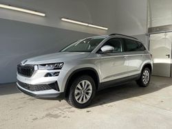 [8e8e] brillantsilber metallic [8e8e] brillantsilber metallic Neu 2025 Skoda Karoq Selection SUV | 32.890 € (Guter Preis)